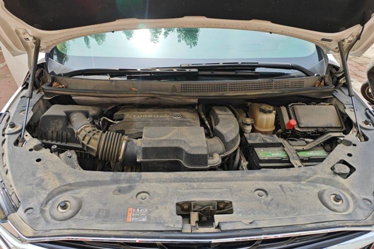 Used Buick GL8 2020 ES Land Cruiser 653T Flagship Model Engine Bay