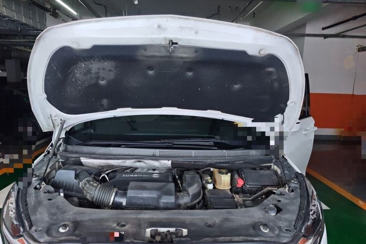 Used Buick GL8 2020 ES Land Cruiser 653T Comfort Edition Engine Bay