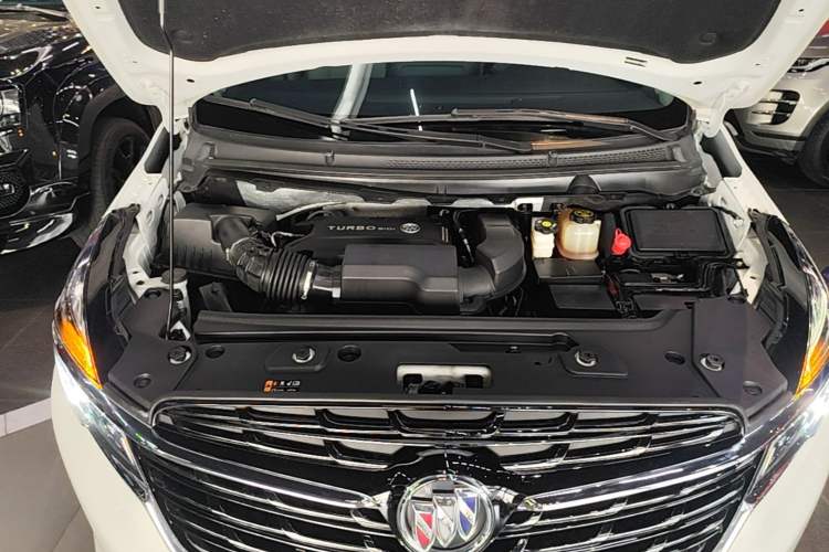 Used Buick GL8 2020 Land Business Class 652T Luxury Model Engine Bay