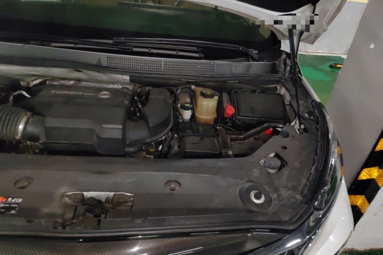 Used Buick GL8 2020 ES Land Cruiser 653T Luxury Edition Engine Bay Left
