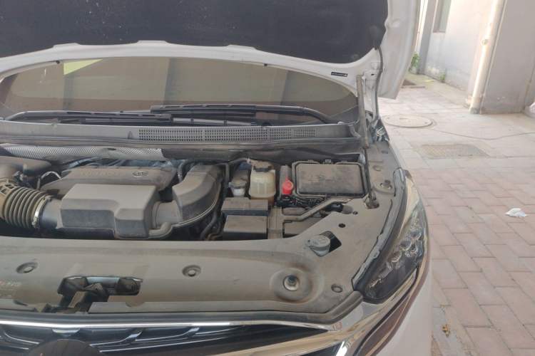 Used Buick GL8 2020 ES Land Cruiser 653T Luxury Model Engine Bay Left