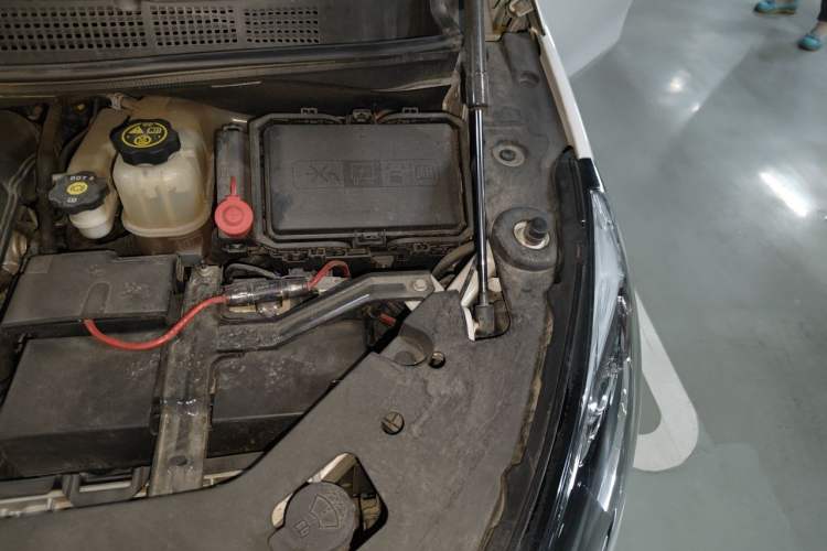 Used Buick GL8 2020 ES Land Cruiser 653T Comfort Edition Engine Bay Left