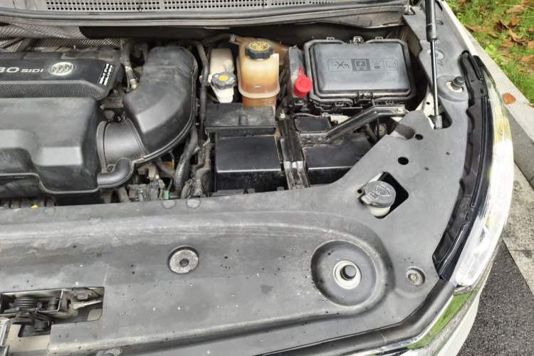 Used Buick GL8 2020 ES Land Cruiser 653T Comfort Edition Engine Bay Left