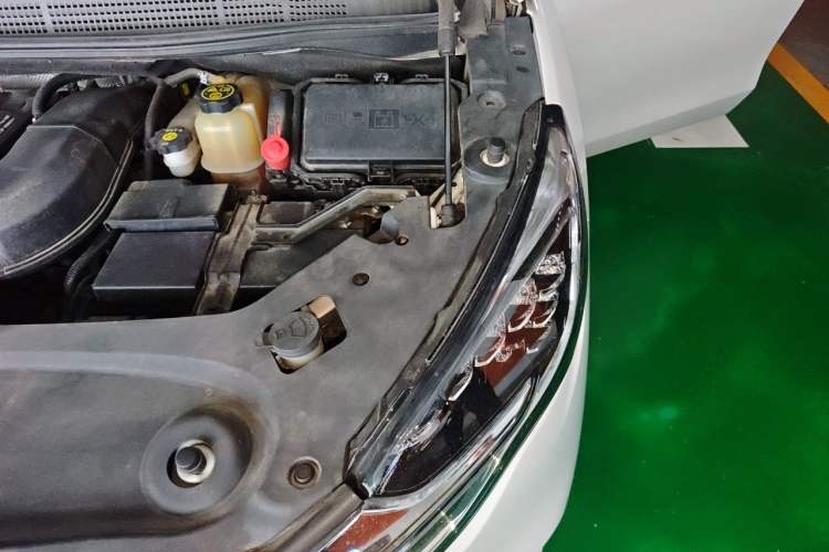 Used Buick GL8 2020 ES Land Cruiser 653T Comfort Edition Engine Bay Left