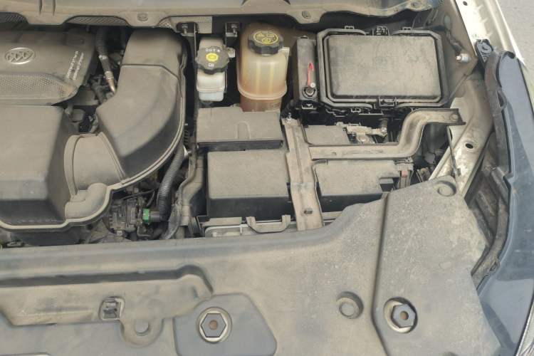 Used Buick GL8 2020 Land Business Class 652T Luxury Model Engine Bay Left