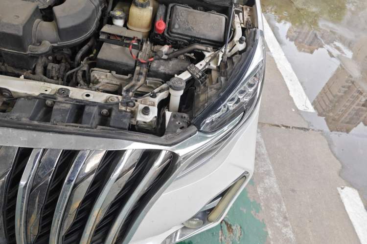 Used Buick GL8 2020 ES Land Cruiser 653T Luxury Edition Engine Bay Left