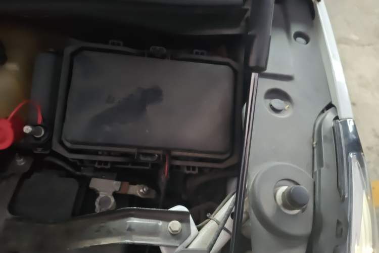 Used Buick GL8 2020 ES Land Cruiser 653T Comfort Edition Engine Bay Left