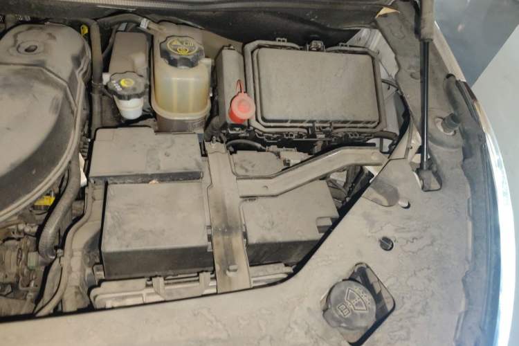 Used Buick GL8 2020 ES Land Cruiser 653T Comfort Edition Engine Bay Left