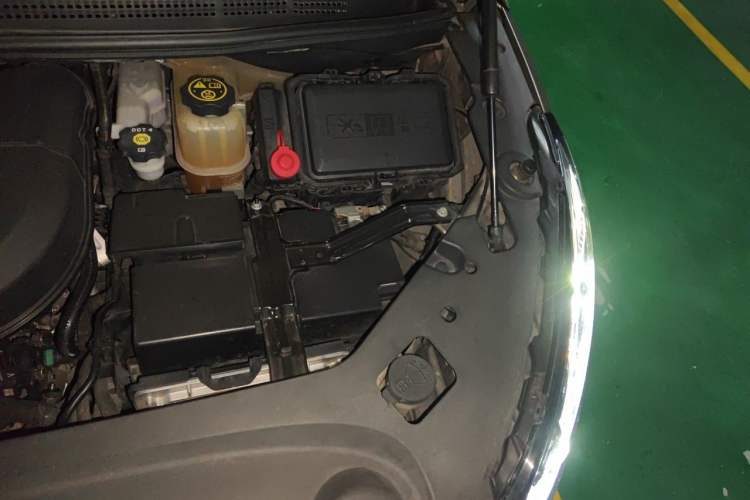 Used Buick GL8 2020 ES Land Cruiser 653T Comfort Edition Engine Bay Left