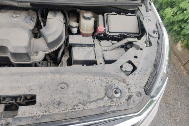 Used Buick GL8 2020 ES Land Cruiser 653T Comfort Edition Engine Bay Left