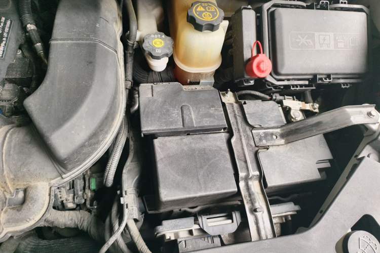 Used Buick GL8 2020 ES Land Cruiser 653T Comfort Edition Engine Bay Left