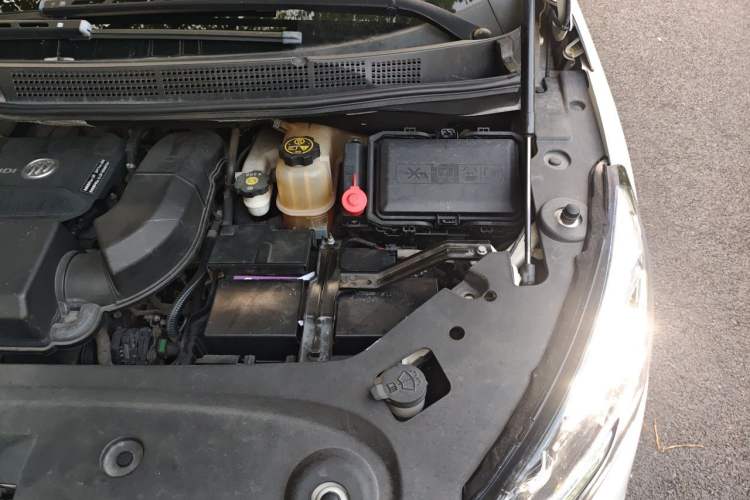Used Buick GL8 2020 ES Land Cruiser 653T Comfort Edition Engine Bay Left