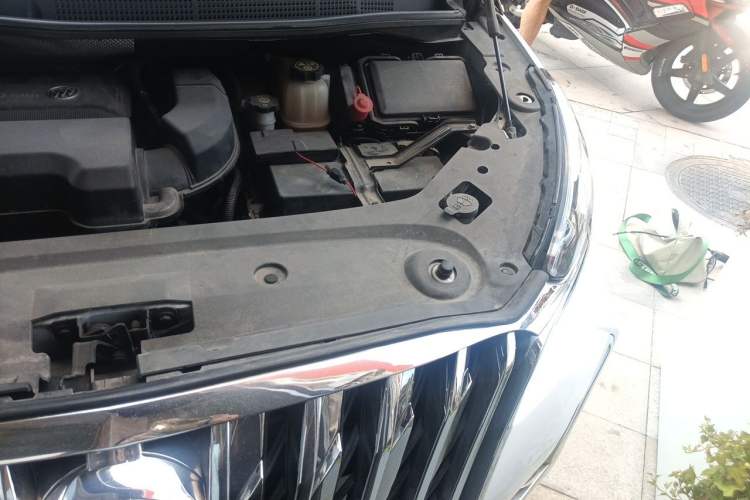 Used Buick GL8 2020 ES Land Cruiser 653T Comfort Edition Engine Bay Left