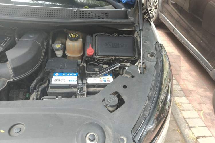 Used Buick GL8 2020 ES Land Cruiser 653T Luxury Edition Engine Bay Left