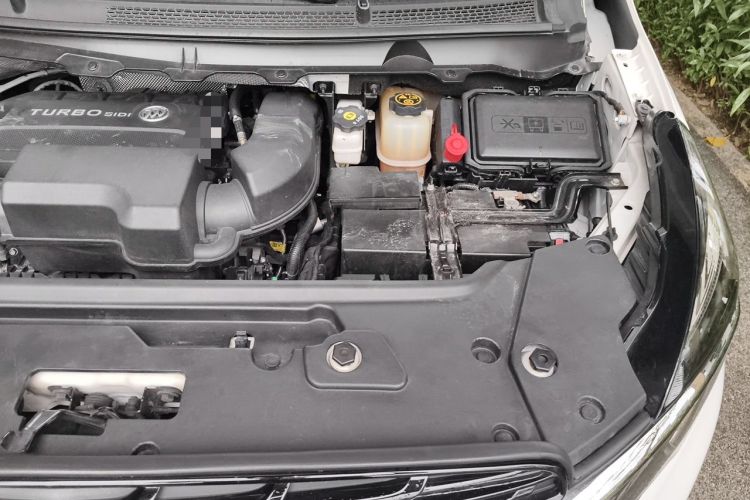 Used Buick GL8 2020 Land Business Class 652T Luxury Model Engine Bay Left