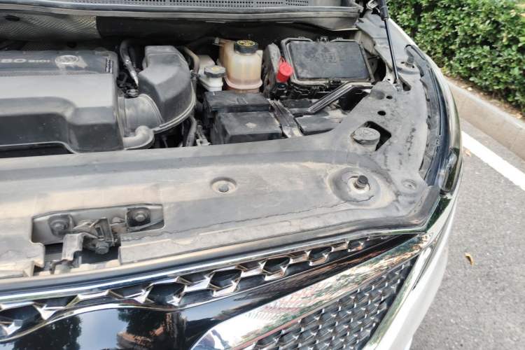 Used Buick GL8 2020 ES Land Cruiser 653T Comfort Edition Engine Bay Left