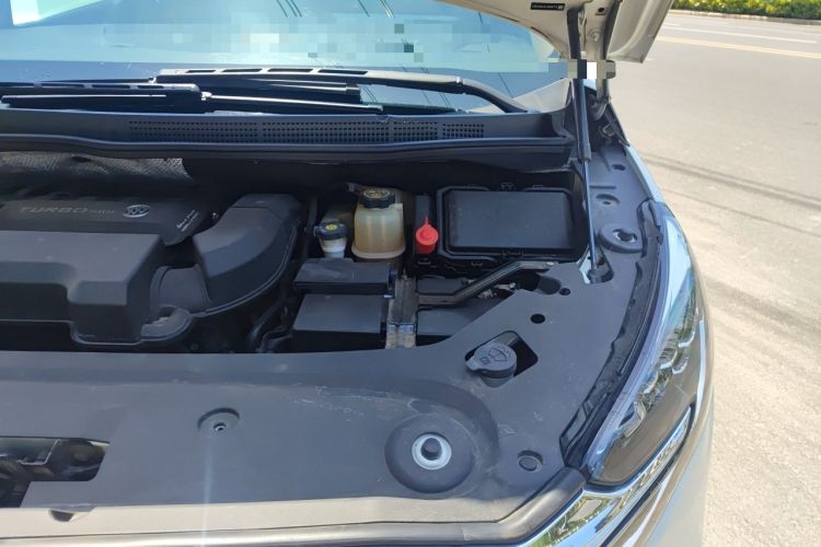 Used Buick GL8 2020 ES Land Cruiser 653T Flagship Model Engine Bay Left