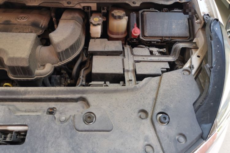 Used Buick GL8 2020 Land Cruiser Executive Class 652T Comfort Model Engine Bay Left
