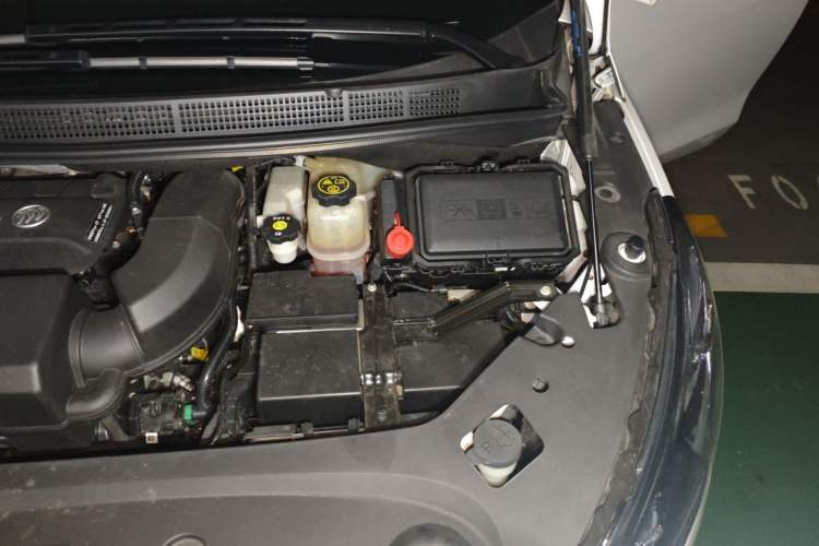 Used Buick GL8 2020 ES Land Cruiser 653T Comfort Edition Engine Bay Left