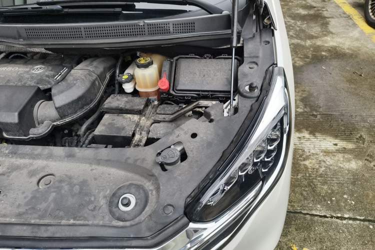 Used Buick GL8 2020 ES Land Cruiser 653T Luxury Edition Engine Bay Left