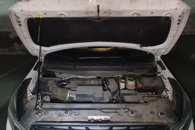 Used Buick GL8 2020 Land Business Class 652T Luxury Model Engine Bay