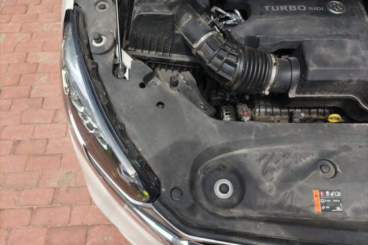 Used Buick GL8 2020 ES Land Cruiser 653T Comfort Edition Engine Bay Right