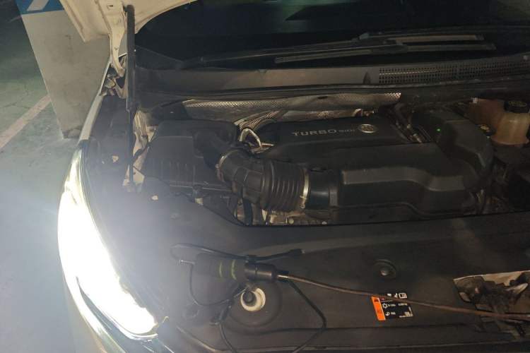 Used Buick GL8 2020 ES Land Cruiser 653T Comfort Edition Engine Bay Right