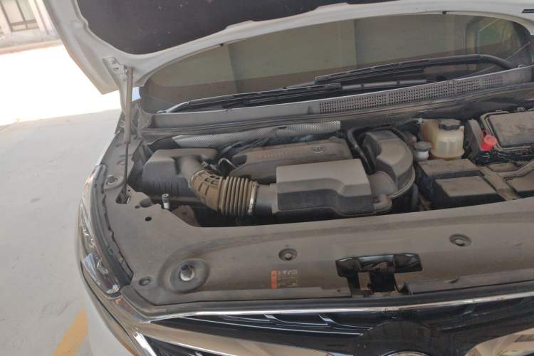 Used Buick GL8 2020 ES Land Cruiser 653T Luxury Model Engine Bay Right