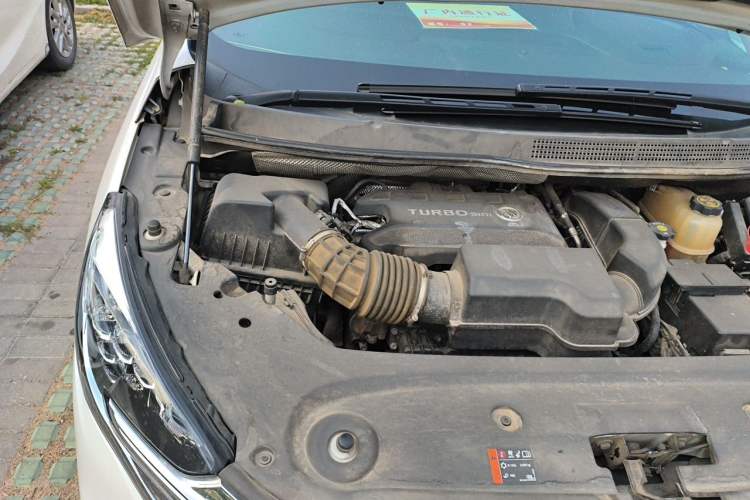 Used Buick GL8 2020 ES Land Cruiser 653T Luxury Model Engine Bay Right
