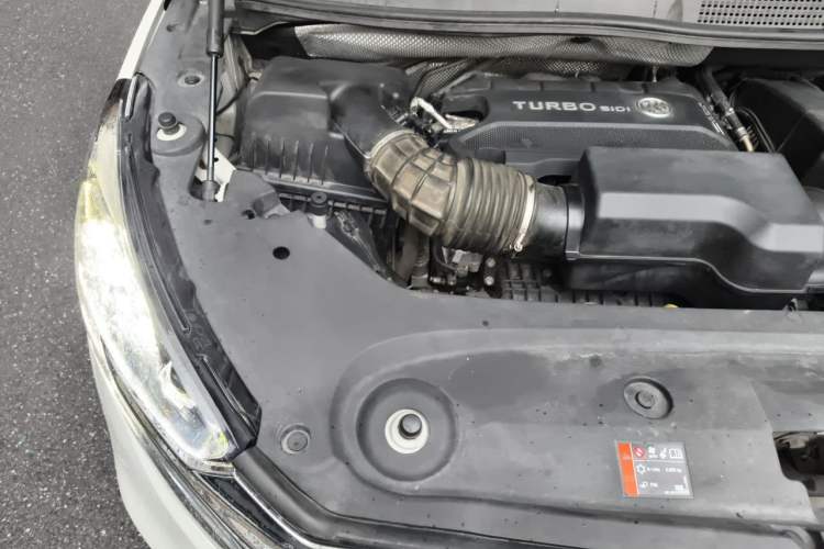 Used Buick GL8 2020 ES Land Cruiser 653T Comfort Edition Engine Bay Right