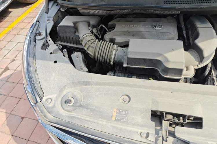 Used Buick GL8 2020 ES Land Cruiser 653T Luxury Model Engine Bay Right