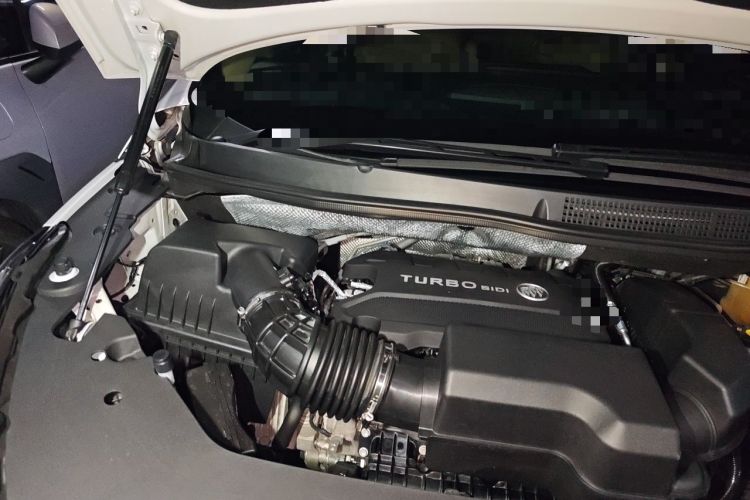 Used Buick GL8 2020 ES Land Cruiser 653T Luxury Model Engine Bay Right