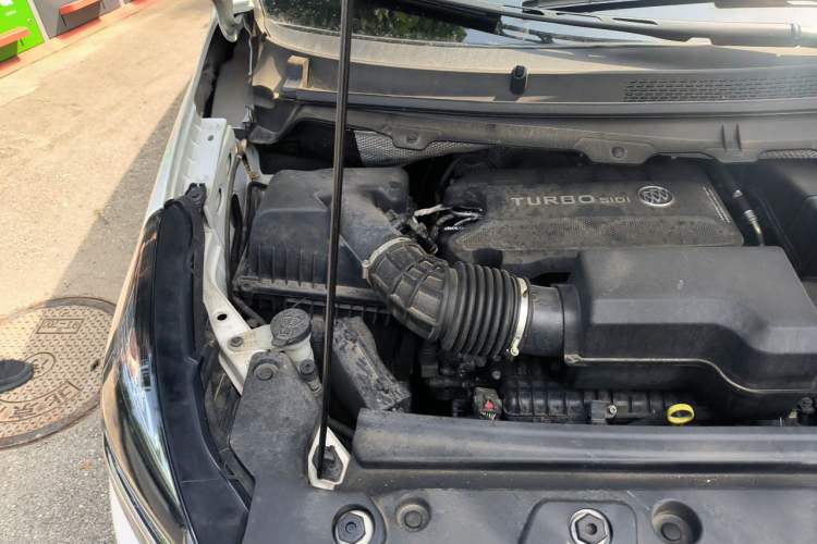 Used Buick GL8 2020 Land Business Class 652T Luxury Model Engine Bay Right