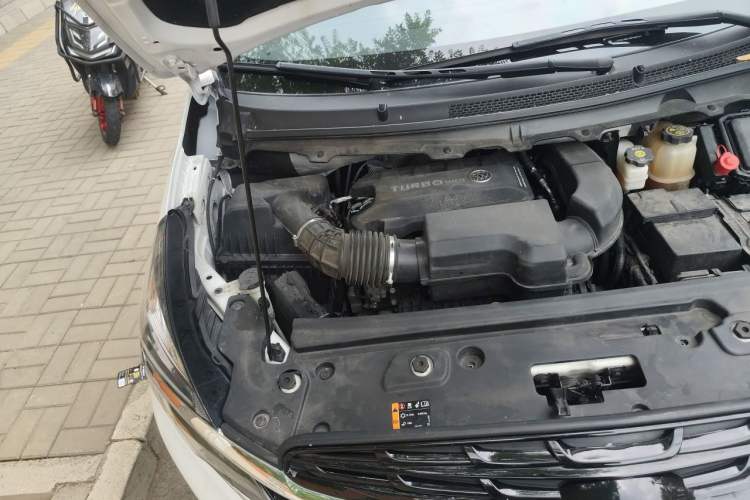 Used Buick GL8 2020 Land Business Class 652T Luxury Model Engine Bay Right