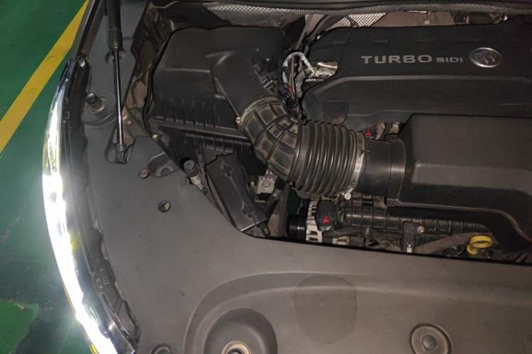 Used Buick GL8 2020 ES Land Cruiser 653T Comfort Edition Engine Bay Right