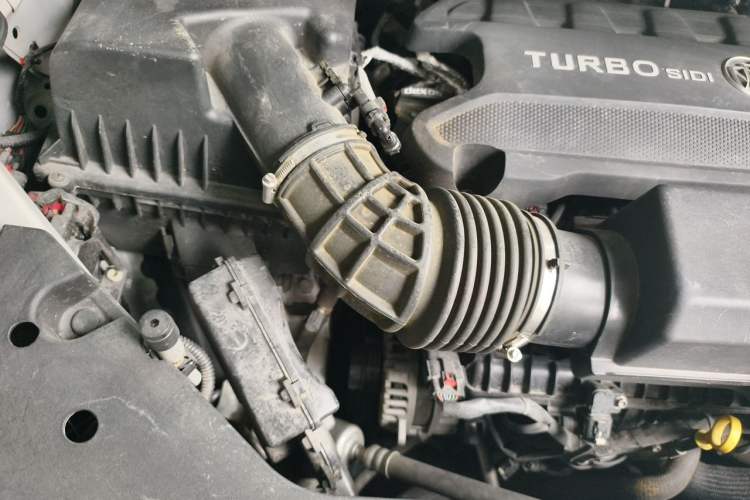 Used Buick GL8 2020 ES Land Cruiser 653T Comfort Edition Engine Bay Right