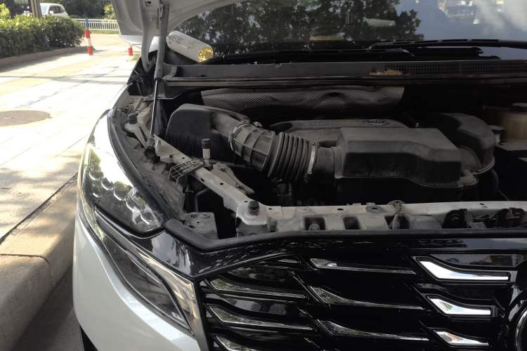 Used Buick GL8 2020 ES Land Cruiser 653T Luxury Edition Engine Bay Right