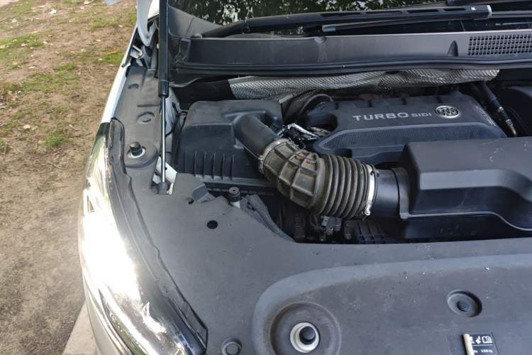 Used Buick GL8 2020 ES Land Cruiser 653T Comfort Edition Engine Bay Right
