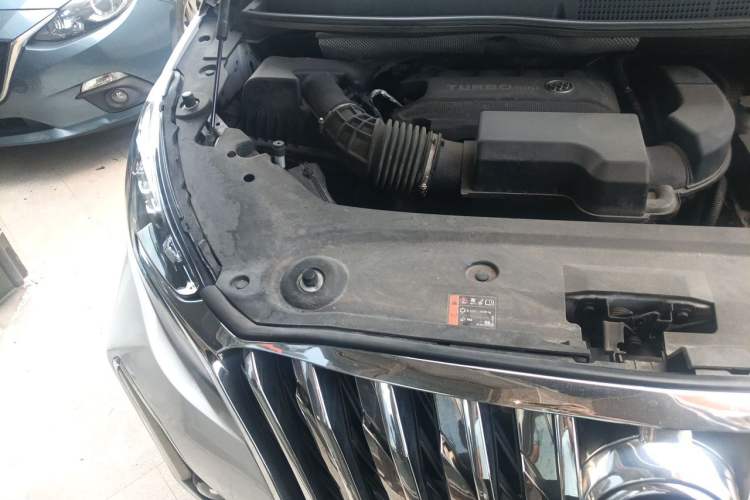 Used Buick GL8 2020 ES Land Cruiser 653T Comfort Edition Engine Bay Right