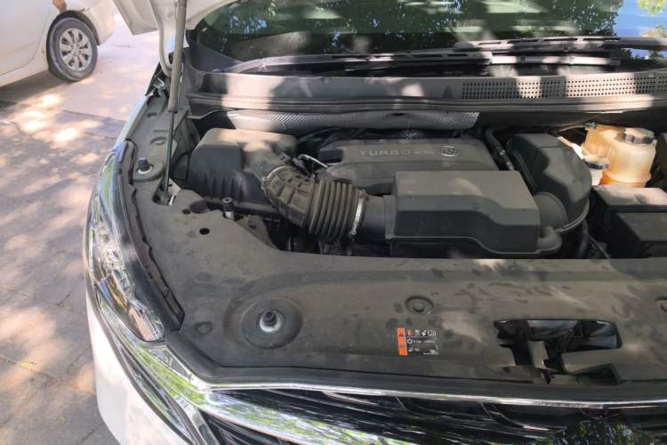 Used Buick GL8 2020 ES Land Cruiser 653T Comfort Edition Engine Bay Right