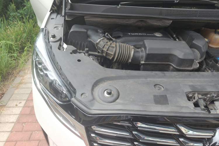 Used Buick GL8 2020 ES Land Cruiser 653T Luxury Edition Engine Bay Right