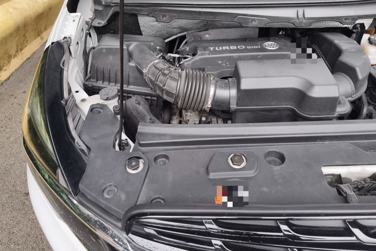Used Buick GL8 2020 Land Business Class 652T Luxury Model Engine Bay Right