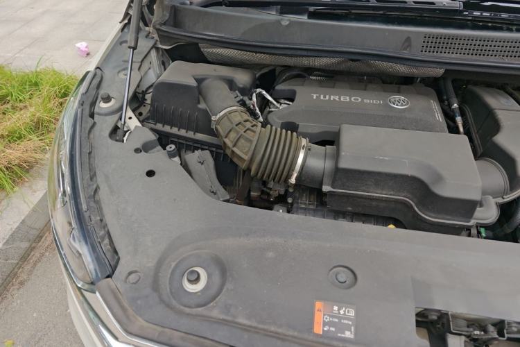 Used Buick GL8 2020 ES Land Cruiser 653T Luxury Model Engine Bay Right