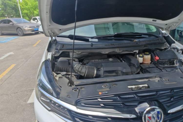 Used Buick GL8 2020 Land Business Class 652T Luxury Model Engine Bay Right