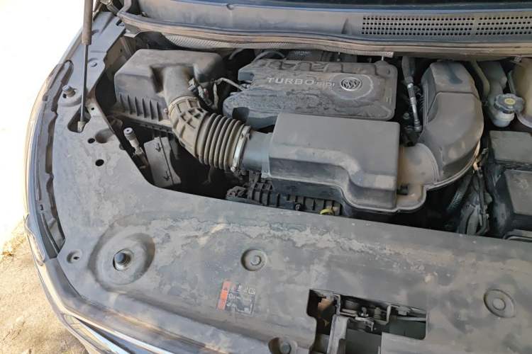 Used Buick GL8 2020 ES Land Cruiser 653T Comfort Edition Engine Bay Right