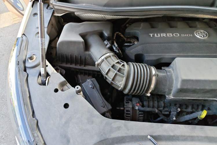 Used Buick GL8 2020 ES Land Cruiser 653T Luxury Model Engine Bay Right