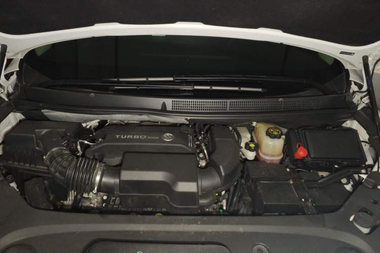 Used Buick GL8 2020 ES Land Cruiser 653T Comfort Edition Engine Bay
