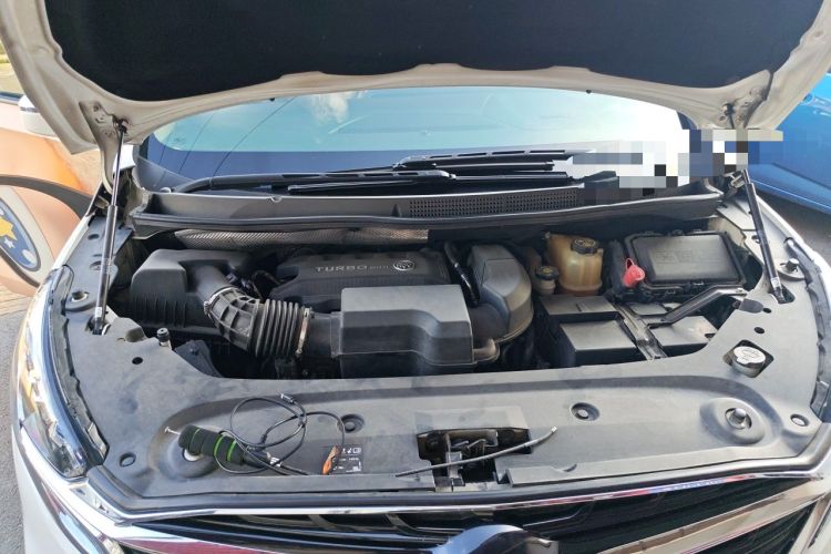 Used Buick GL8 2020 ES Land Cruiser 653T Luxury Model Engine Bay