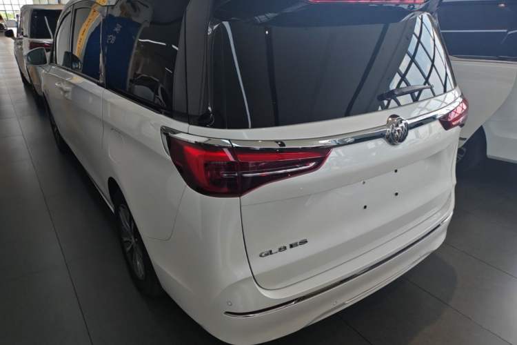 Used Buick GL8 2020 ES Land Cruiser 653T Comfort Edition Exterior 2