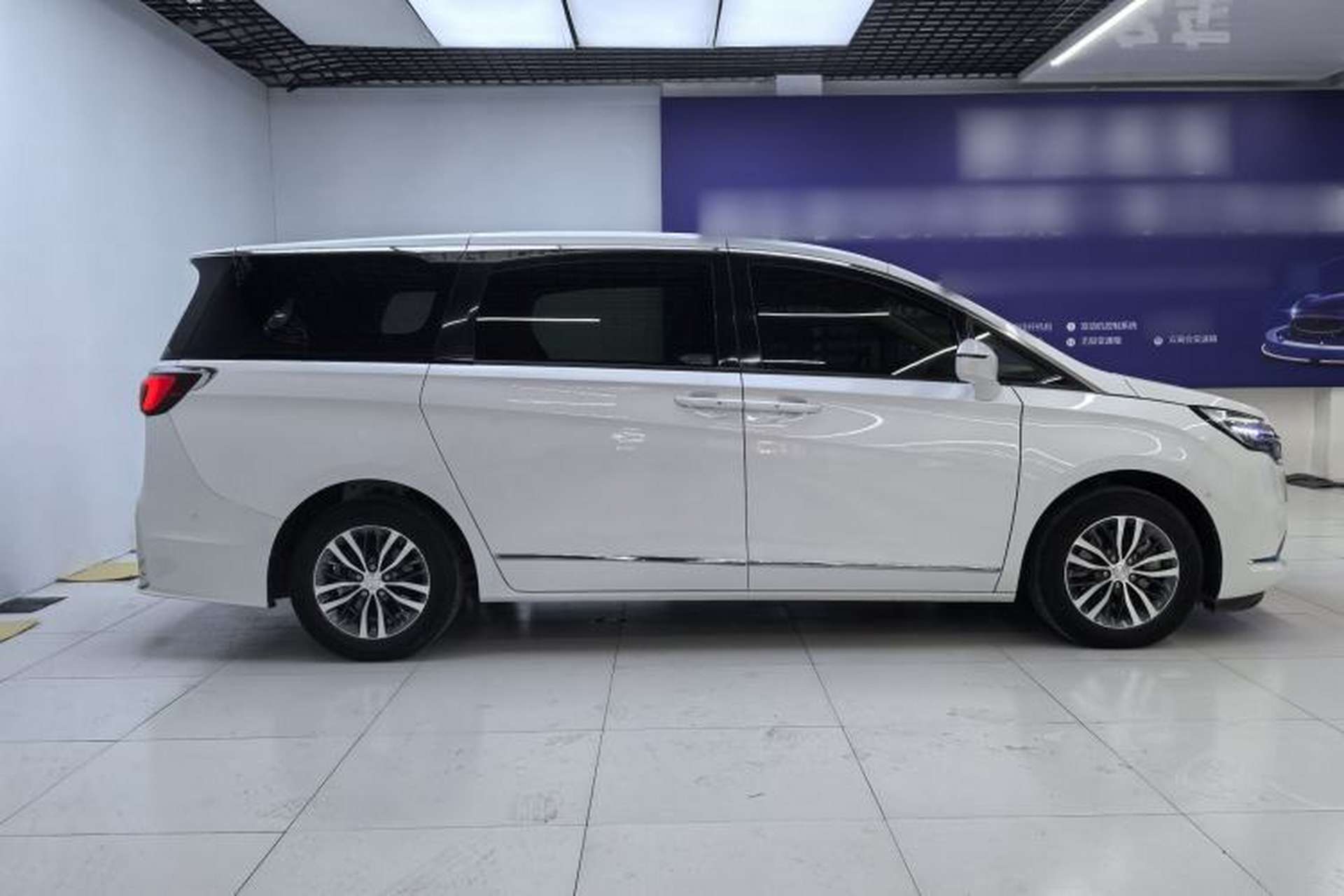 Used Buick GL8 2020 ES Land Cruiser 653T Luxury Edition Exterior 4